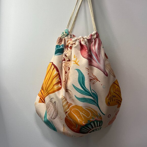 2-in-1 Foldable Beach Towel & Printed Bath Towel with Storage Pouch - Picture 3 of 6